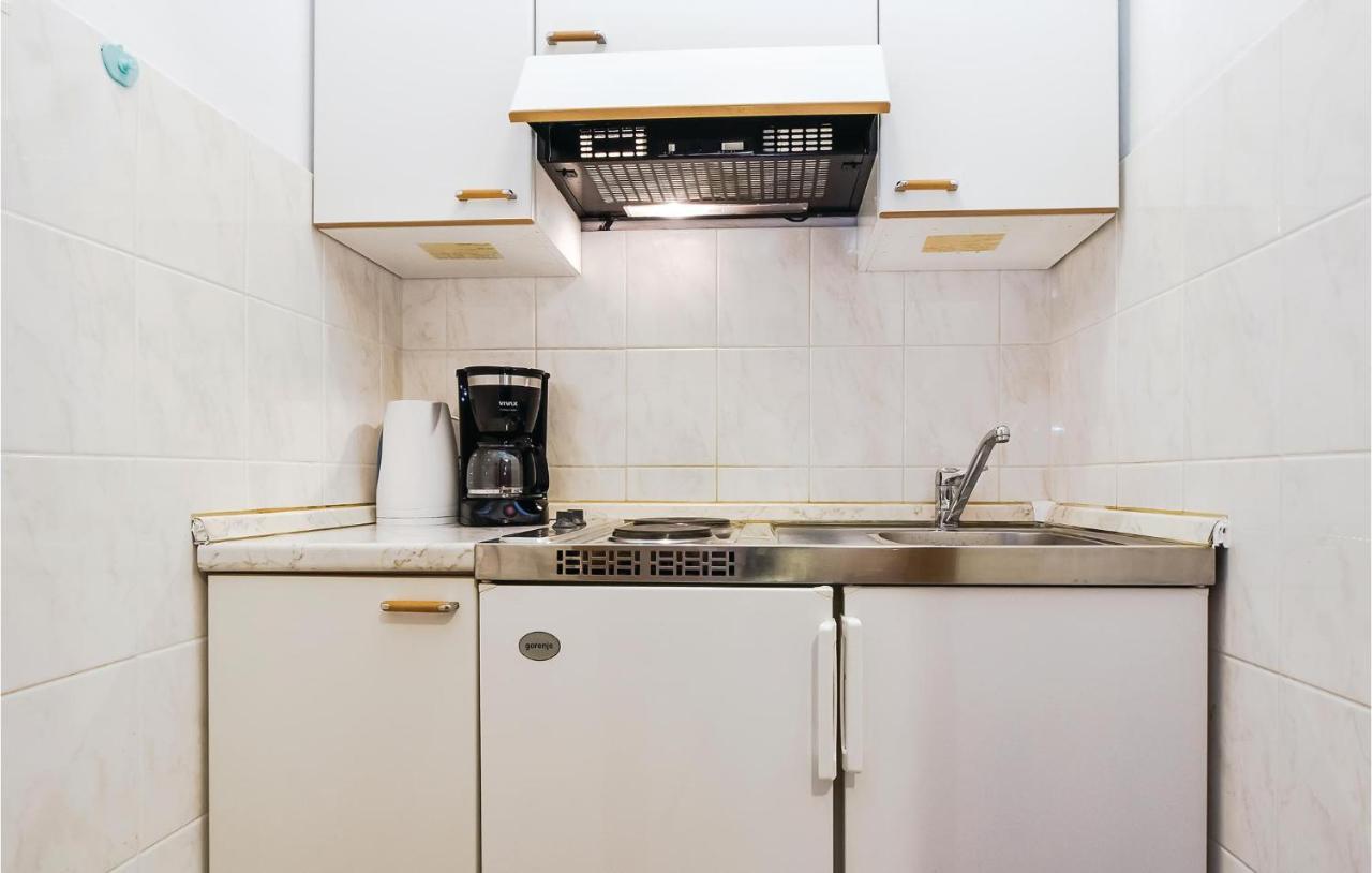 Cozy Apartment In Lokva Rogoznica With Wifi 외부 사진