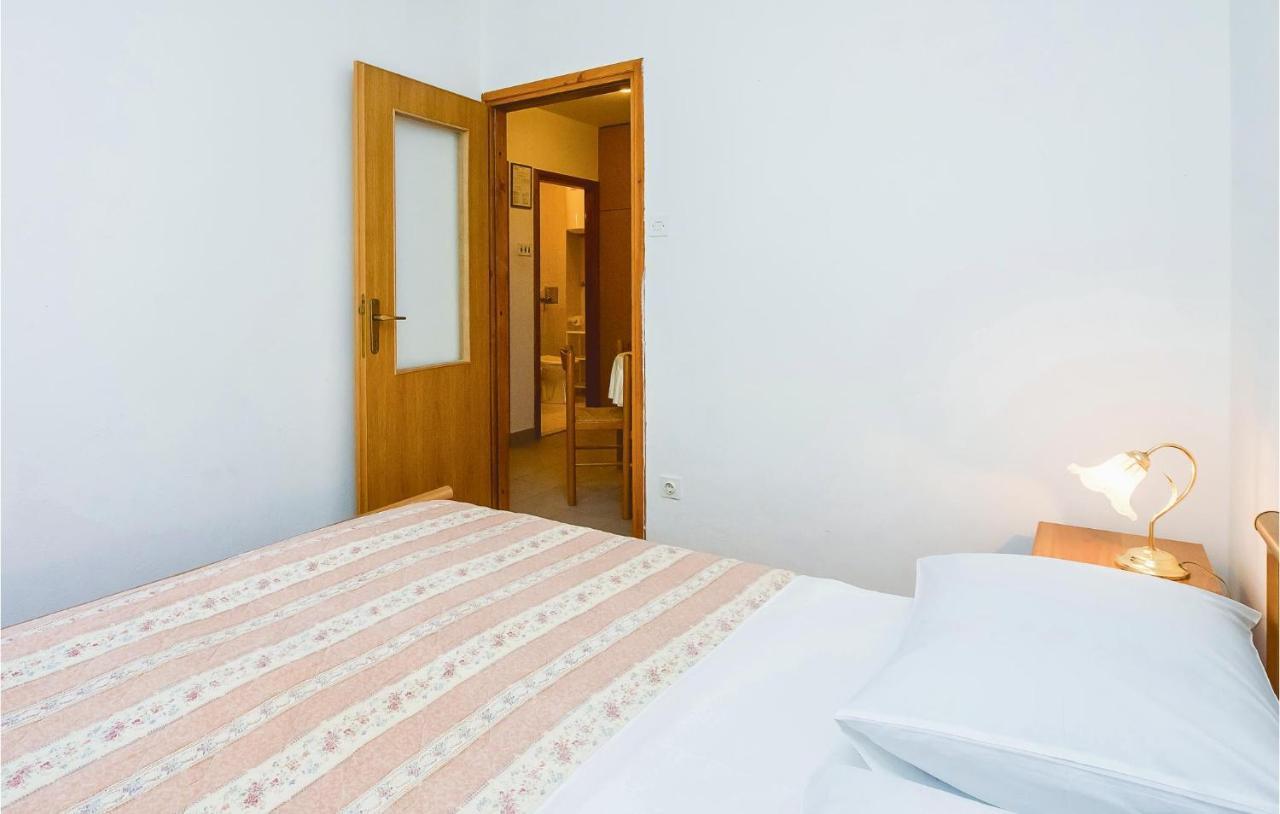 Cozy Apartment In Lokva Rogoznica With Wifi 외부 사진